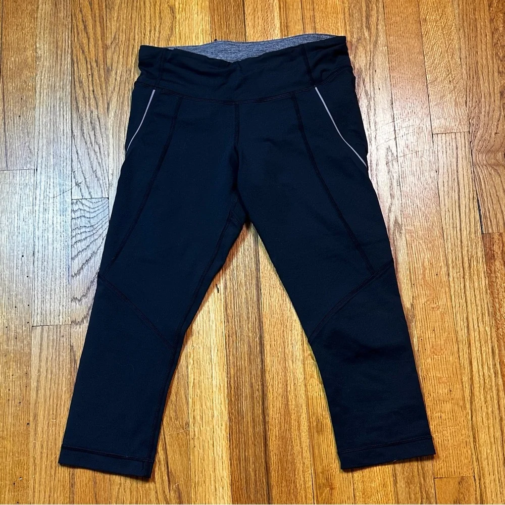 Lululemon Black Capri Leggings Yoga Pants Womens size 6 Activewear Yoga Gym - Picture 2 of 7
